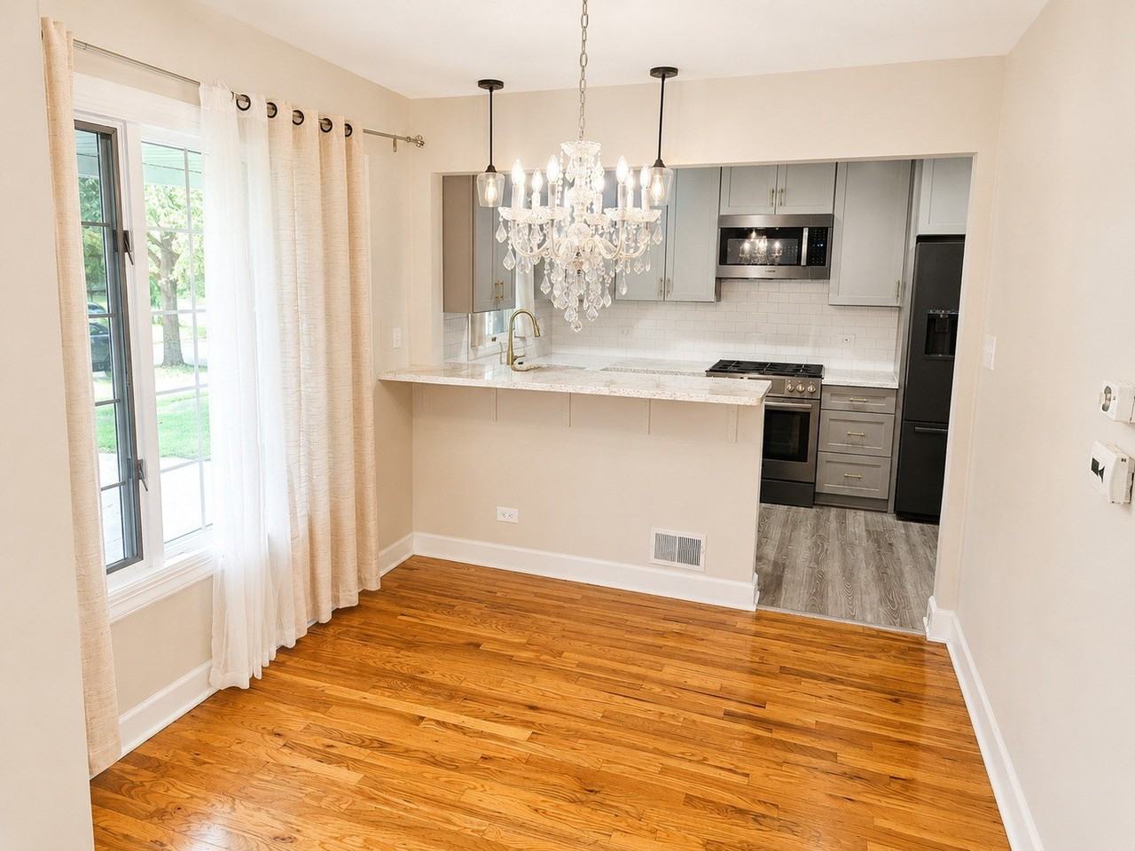 4529 Saratoga Ave - Photo 3 of 11
