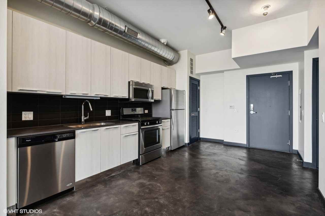 1647 N Milwaukee Ave #403 - Photo 5 of 8