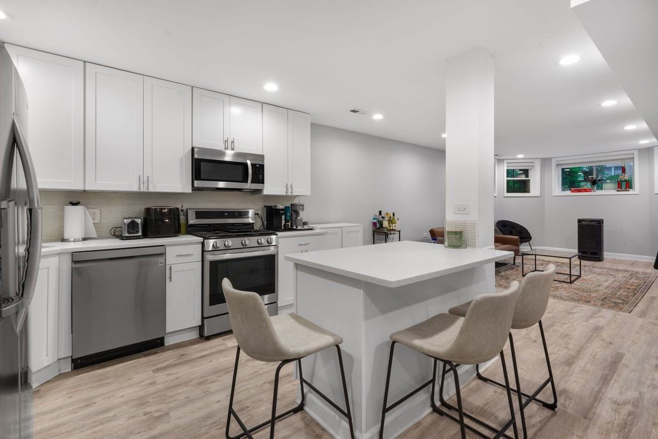 1135 W Farwell Ave #G - Photo 7 of 19