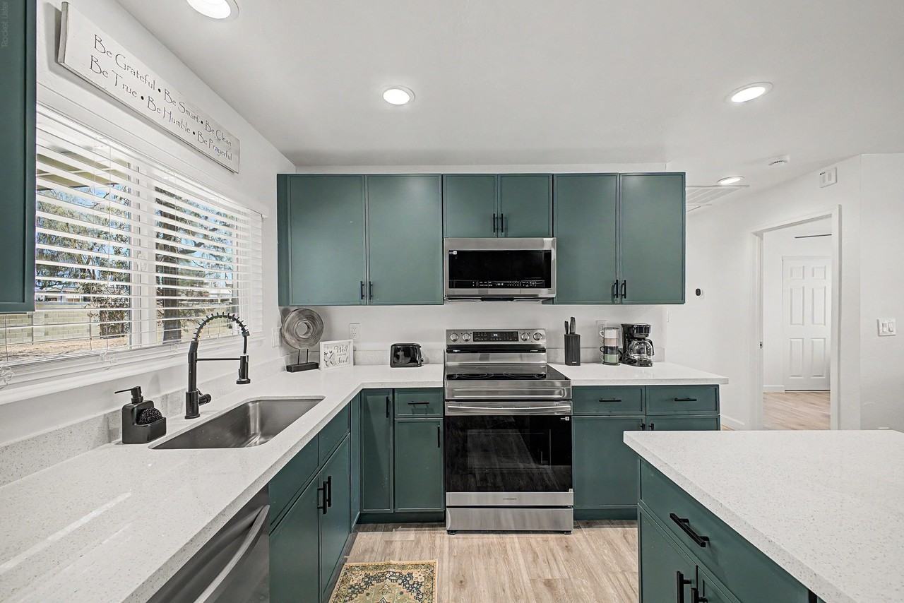 N Santa Anna Ct - Photo 6 of 34