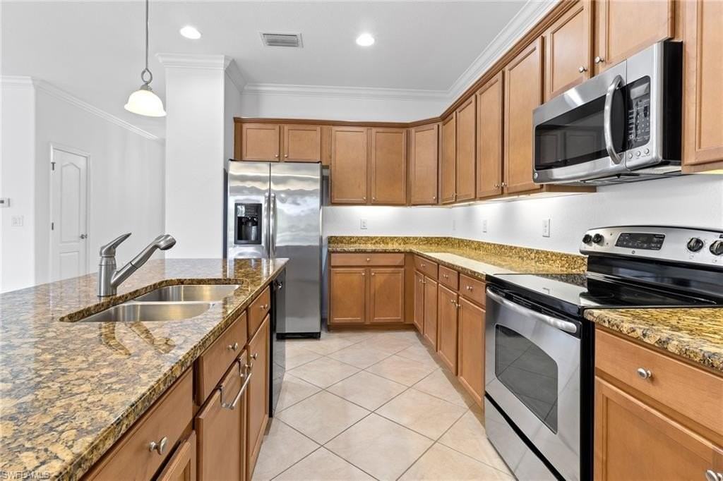 7959 Princeton Dr - Photo 4 of 24