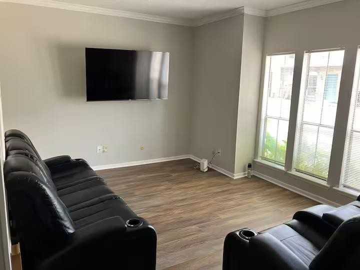 Creekbend Dr - Photo 3 of 5