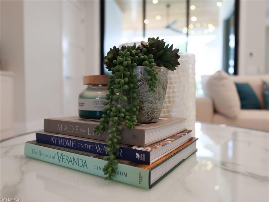 685 6th Ave - Photo 5 of 35