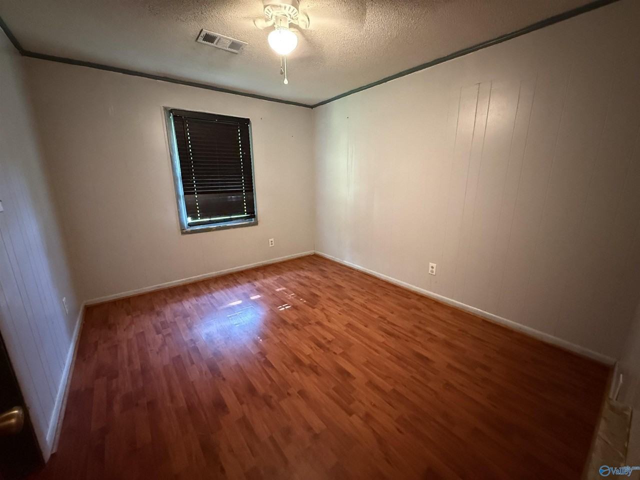 902 Sisk St - Photo 3 of 11