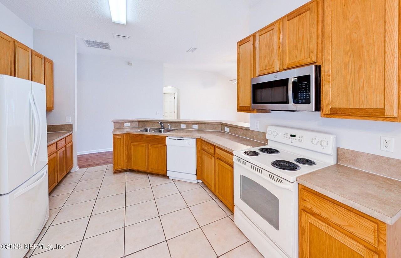 893 Oak Arbor Cir - Photo 3 of 31