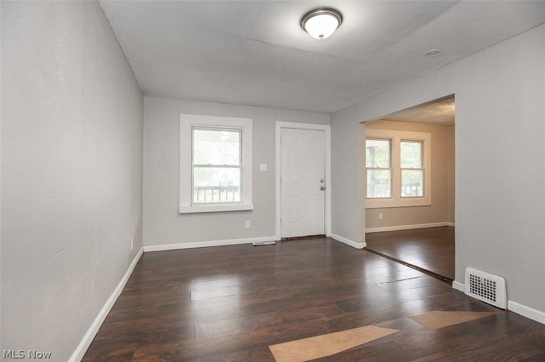 3409 W 86th St - Photo 3 of 24