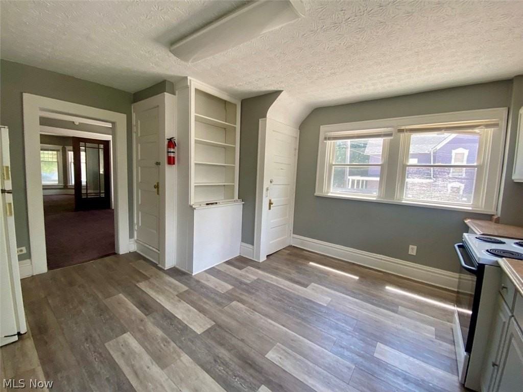 50 S Walnut St - Photo 4 of 9
