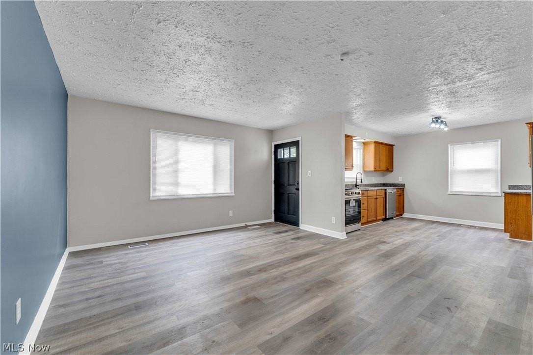 4026 W 144th St - Photo 4 of 23