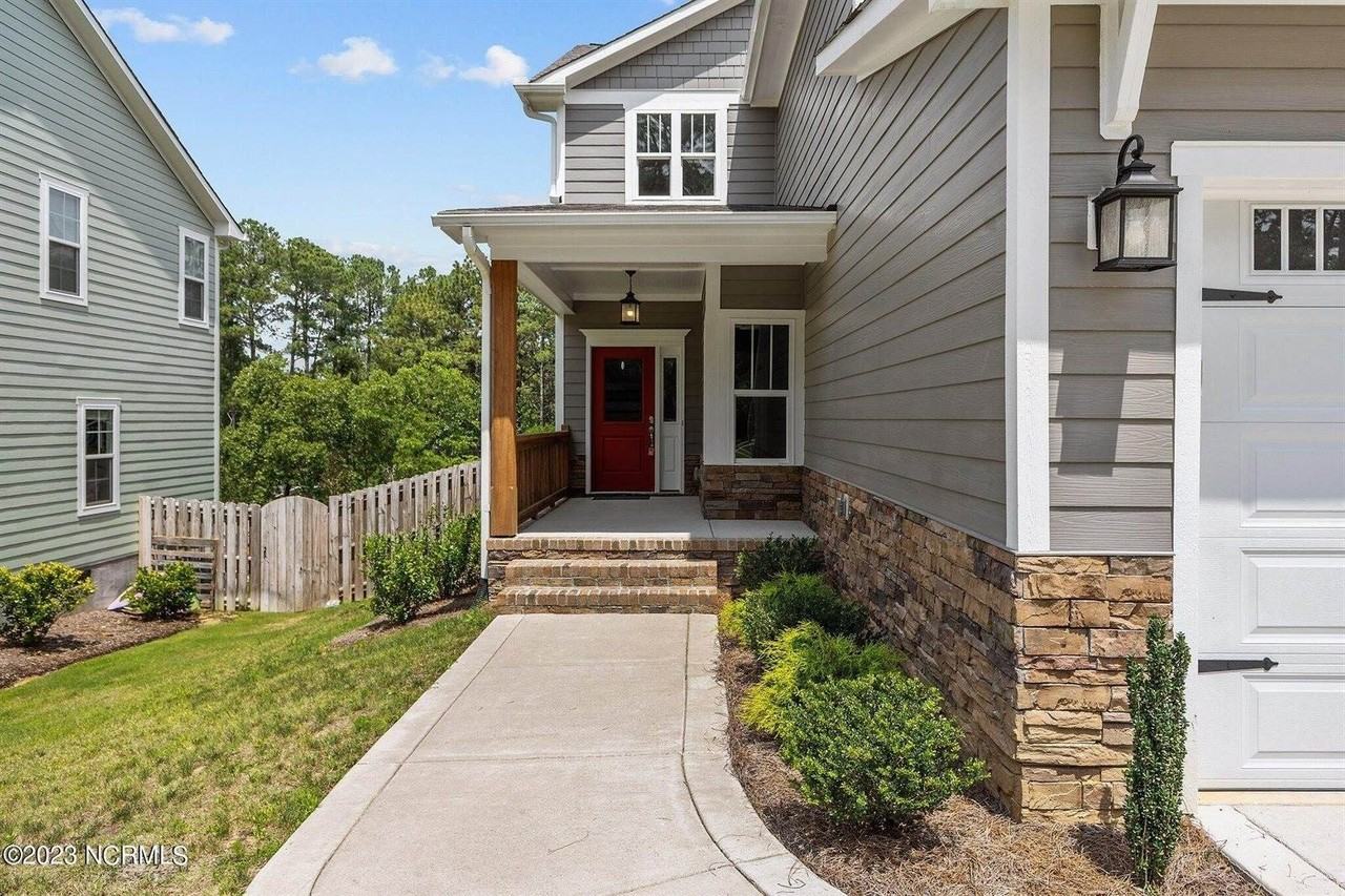 139 Crestview Rd - Photo 4 of 41