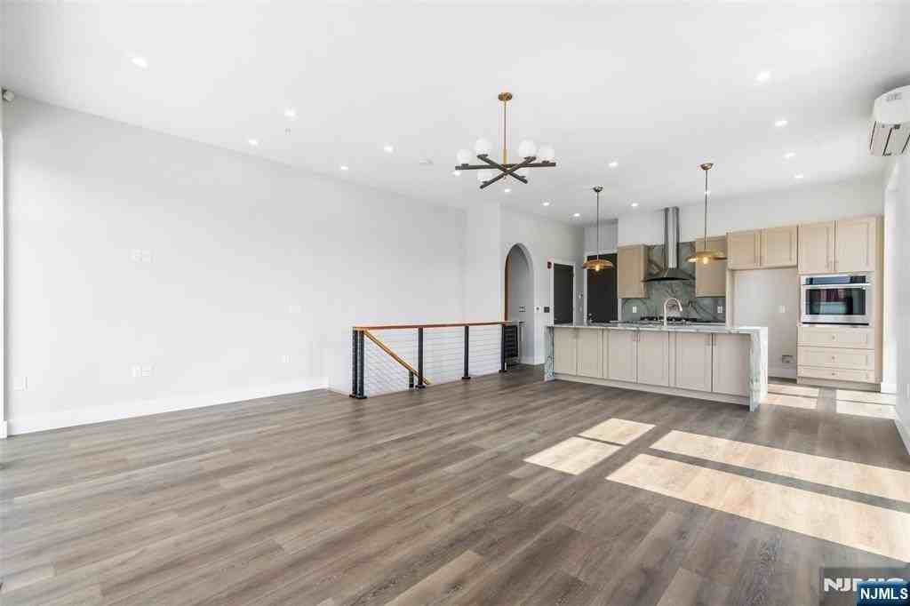 21 Lincoln Park #300 - Photo 6 of 20