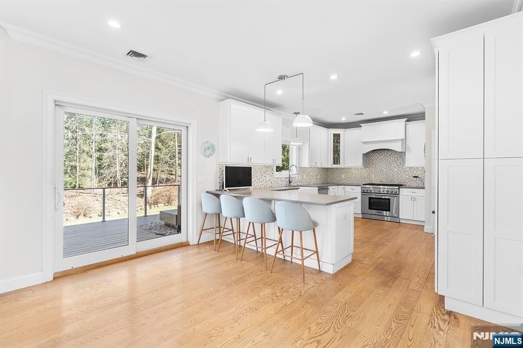 52 Glenwood Ave - Photo 7 of 38