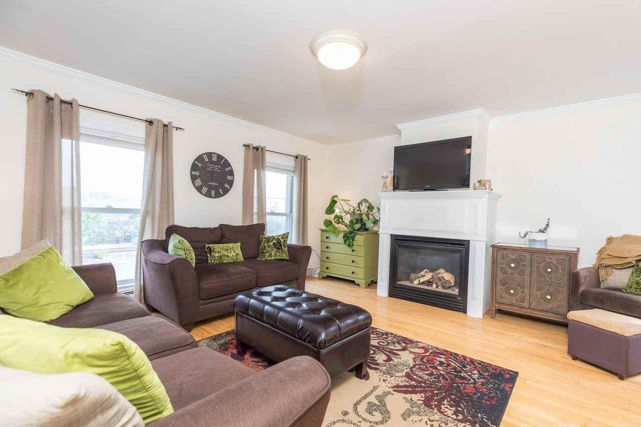 537 Islington St #3 - Photo 4 of 23
