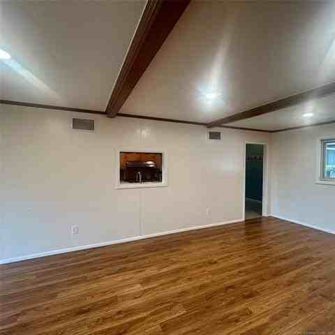 4043 E 48th St - Photo 5 of 29