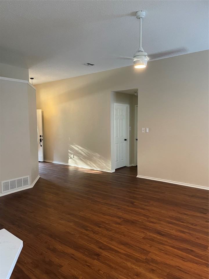 2149 Willowood Dr - Photo 4 of 25