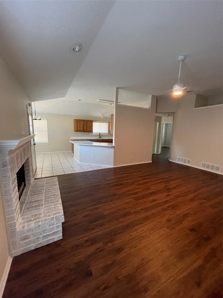 2149 Willowood Dr - Photo 6 of 25