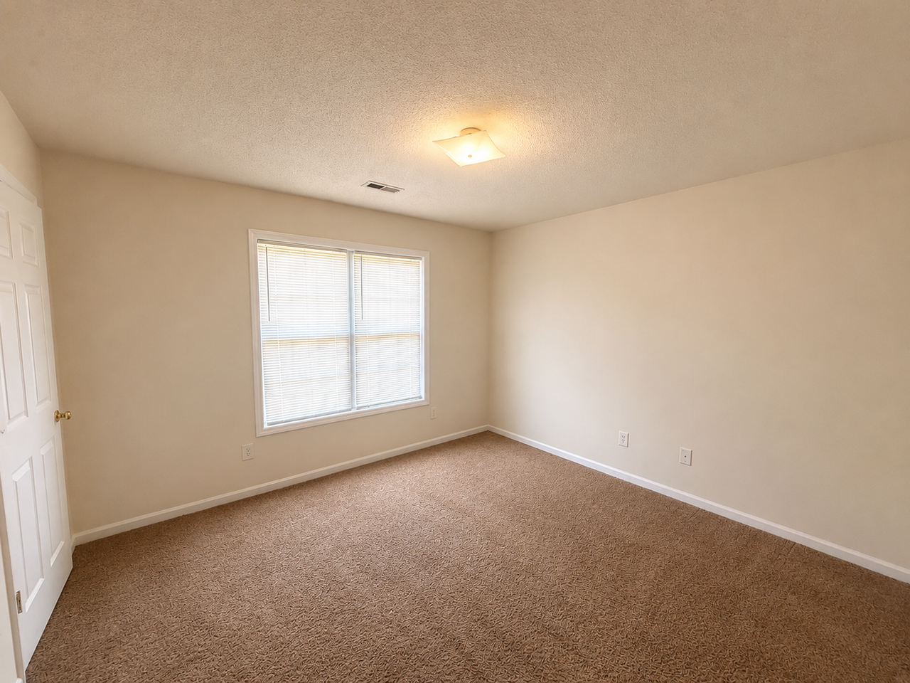 614 E Parker St #E - Photo 5 of 10