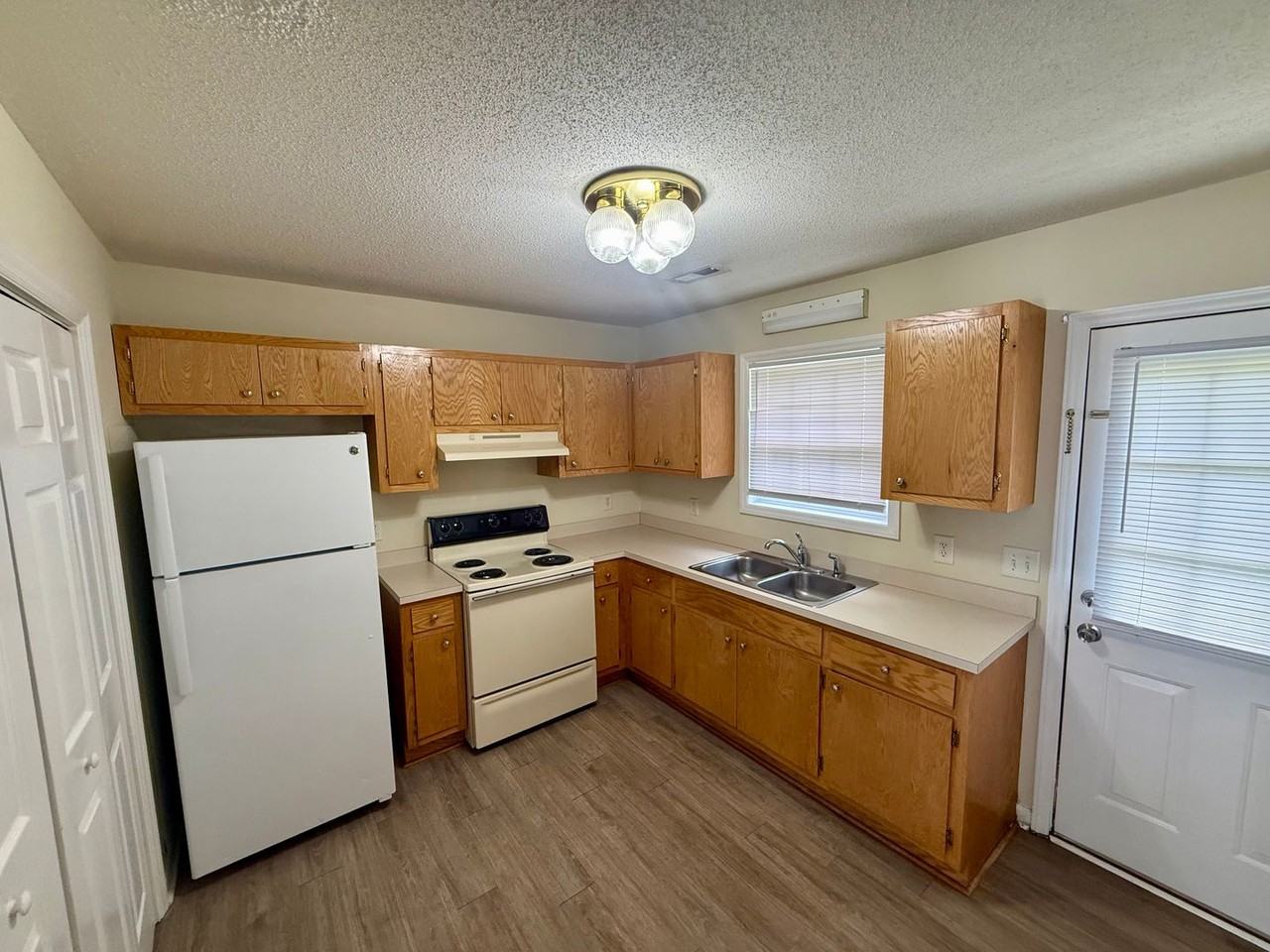 614 E Parker St #Q - Photo 7 of 15