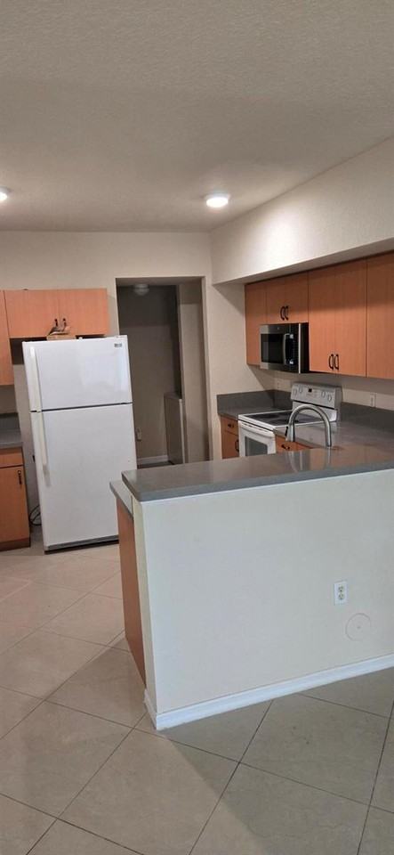 2505 Belmont Lane #2505 - Photo 2 of 6