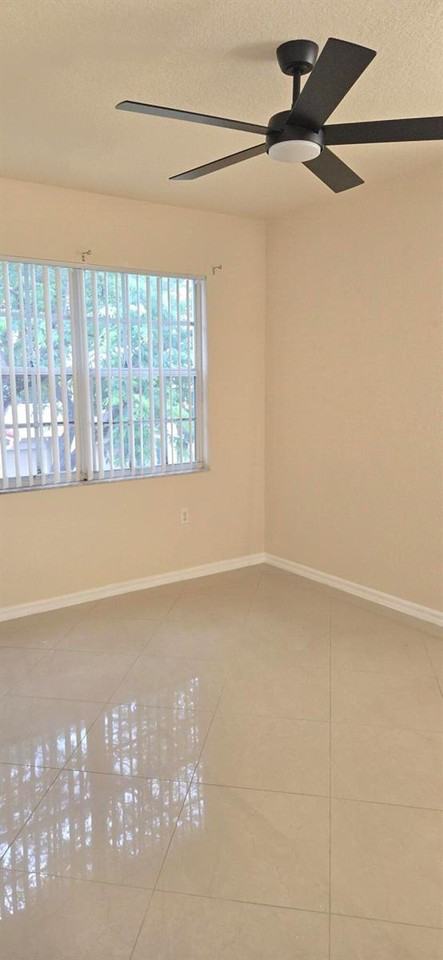 2505 Belmont Lane #2505 - Photo 5 of 6