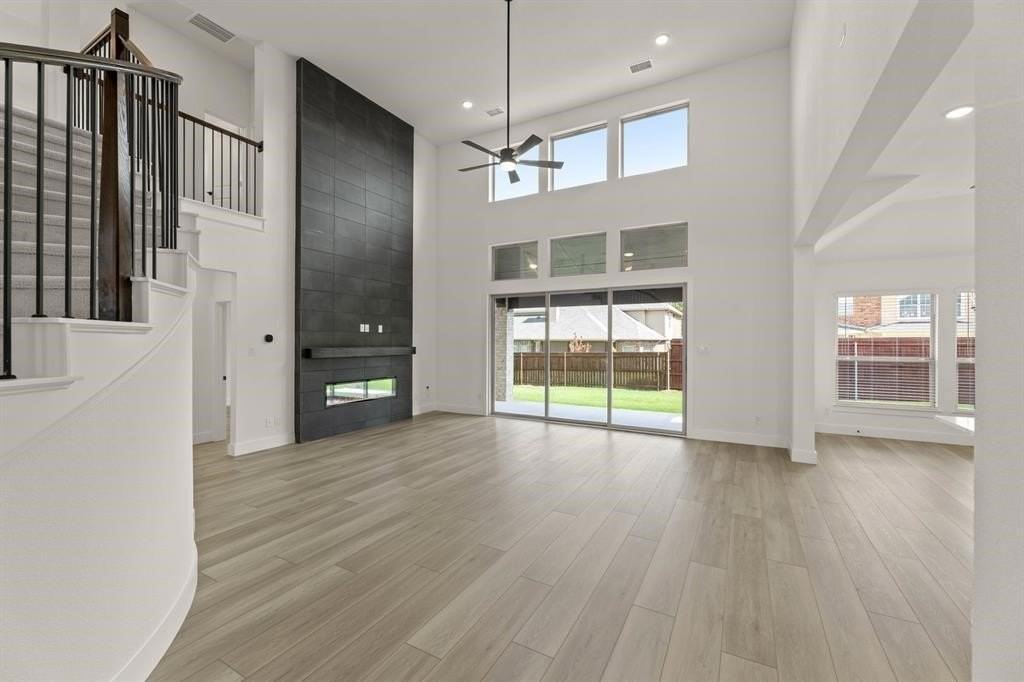 1818 Whisperwood Way - Photo 4 of 22