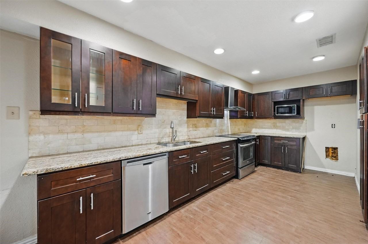 543 Ranch Trl #180 - Photo 6 of 23