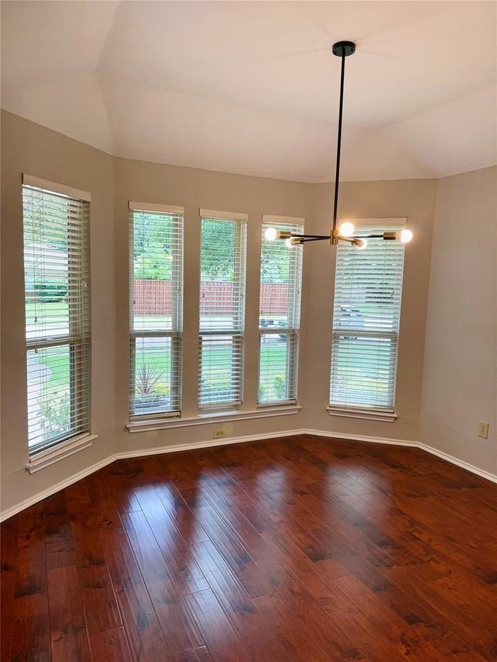 1528 Haven Pl - Photo 2 of 15