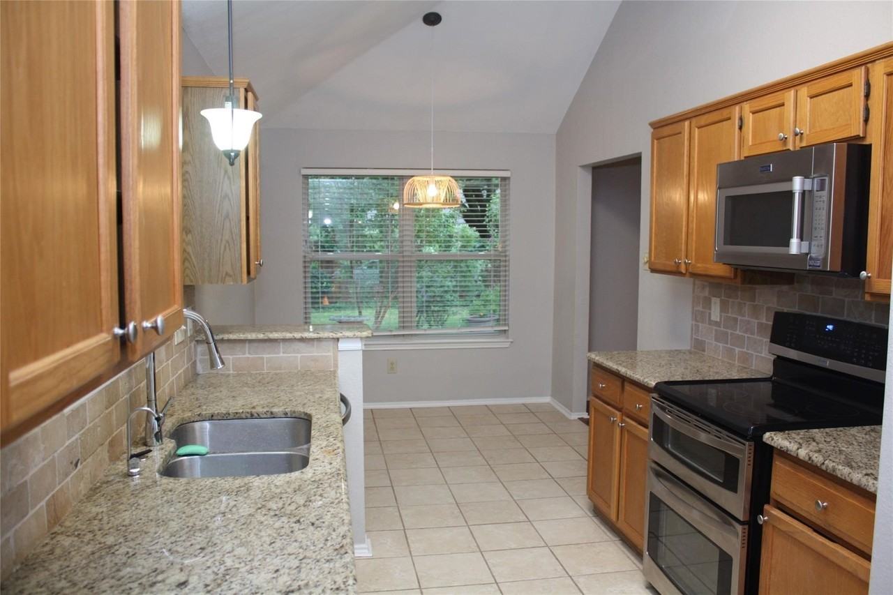 1528 Haven Pl - Photo 5 of 15