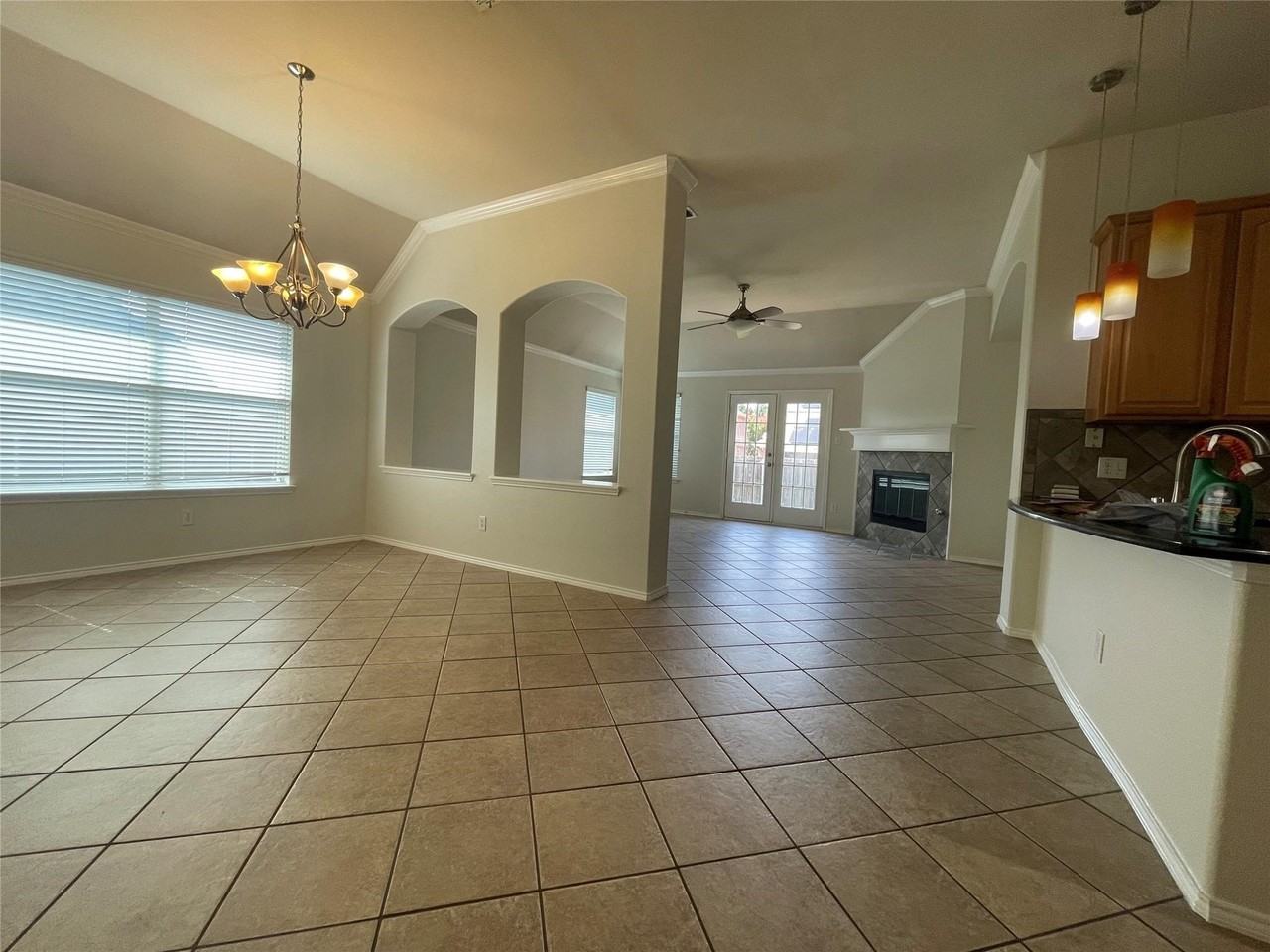 11920 Brownwood Dr - Photo 3 of 29