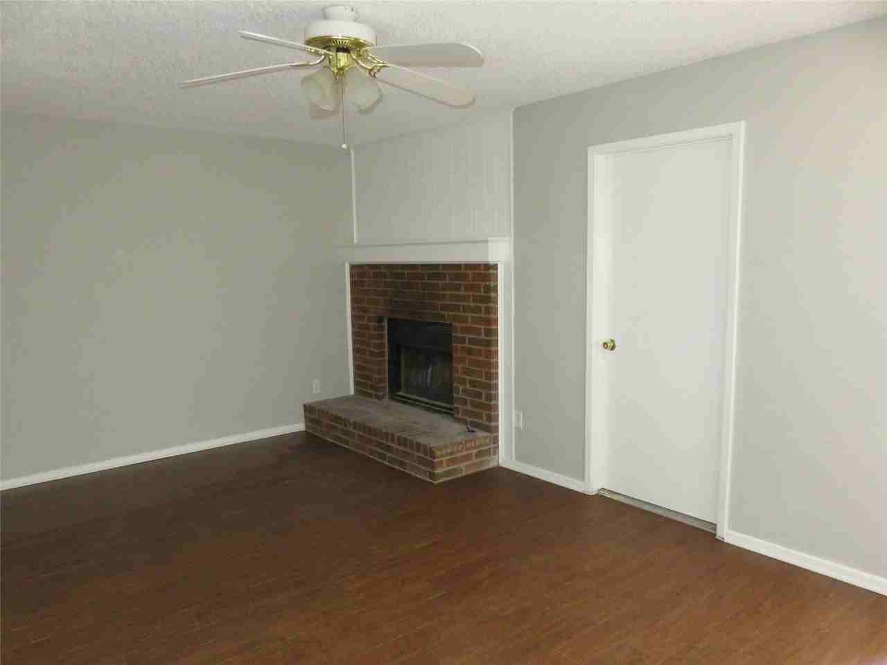 3901 William St - Photo 6 of 9