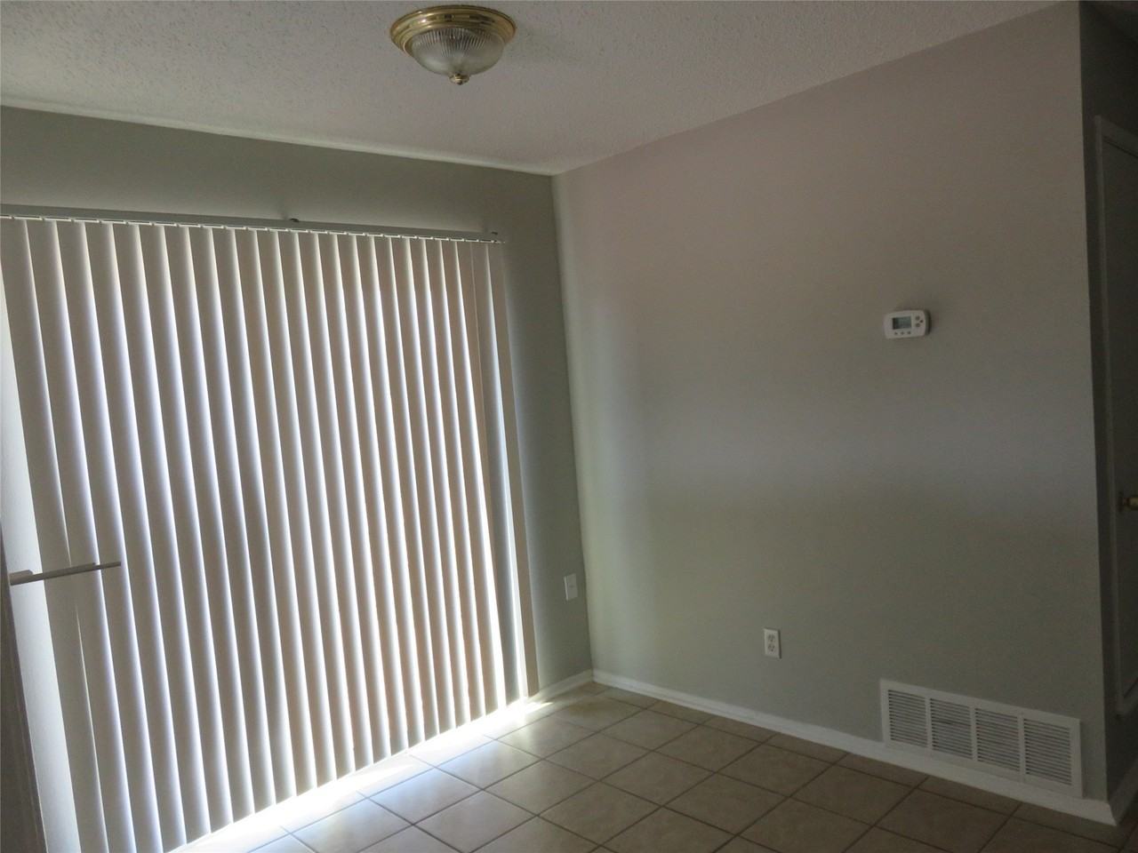 3901 William St - Photo 7 of 9