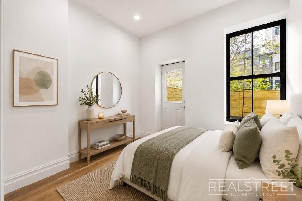310 Linden St #1 - Photo 4 of 16