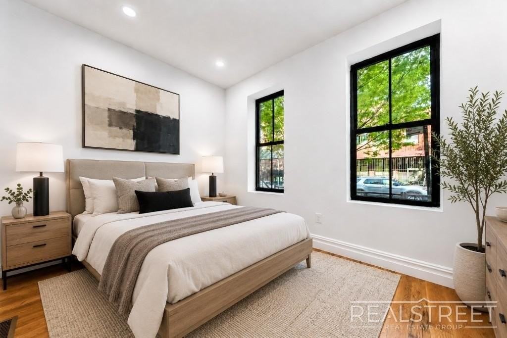 310 Linden St #1 - Photo 5 of 16