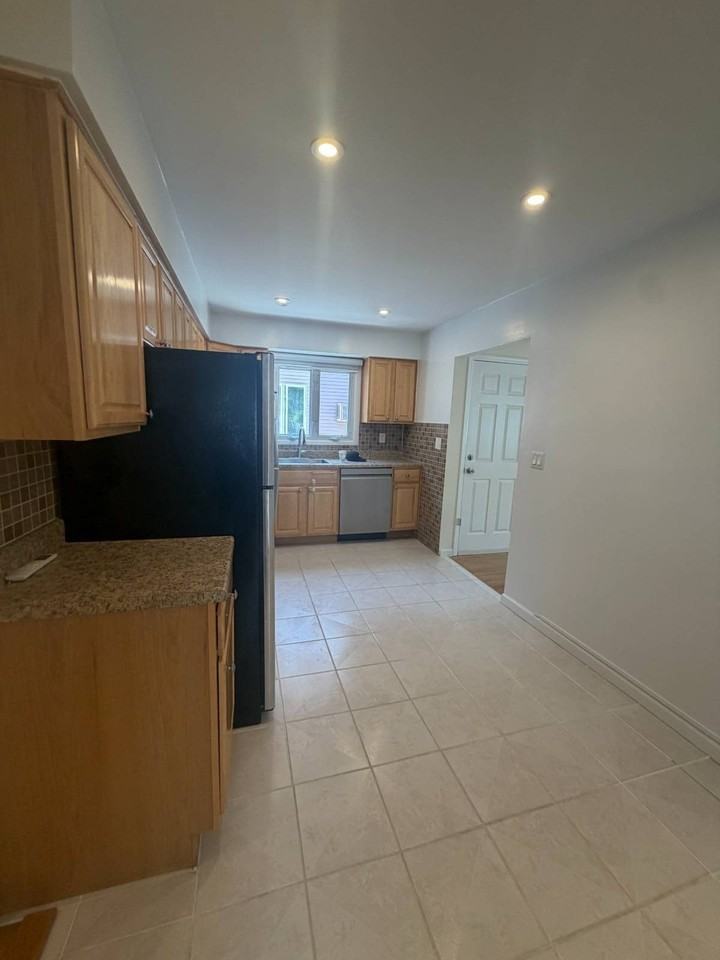 268 Chesterton Ave #1 - Photo 4 of 19