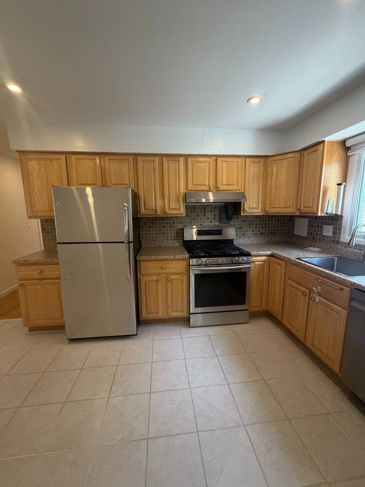 268 Chesterton Ave #1 - Photo 7 of 19