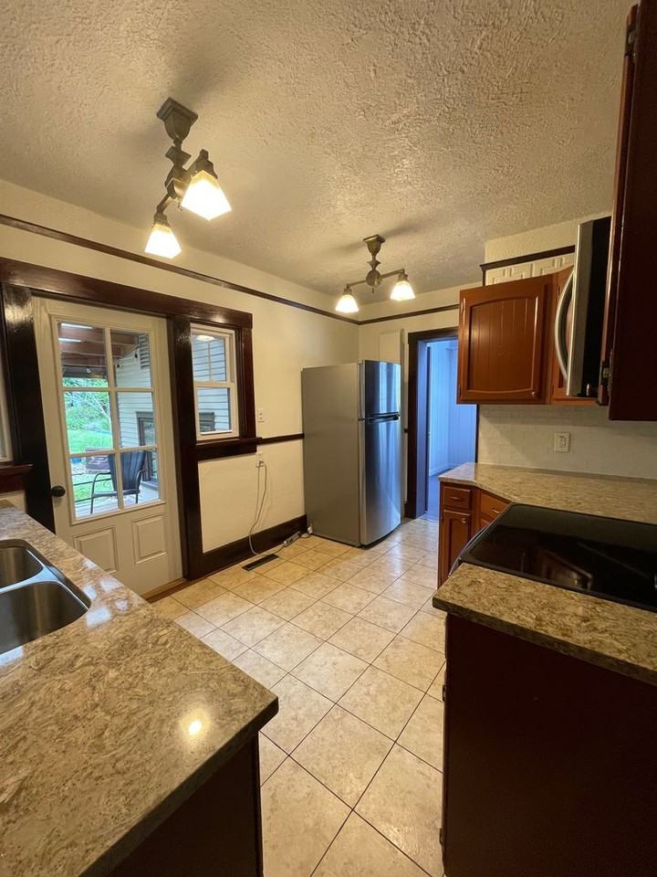499 Littleton St - Photo 6 of 30