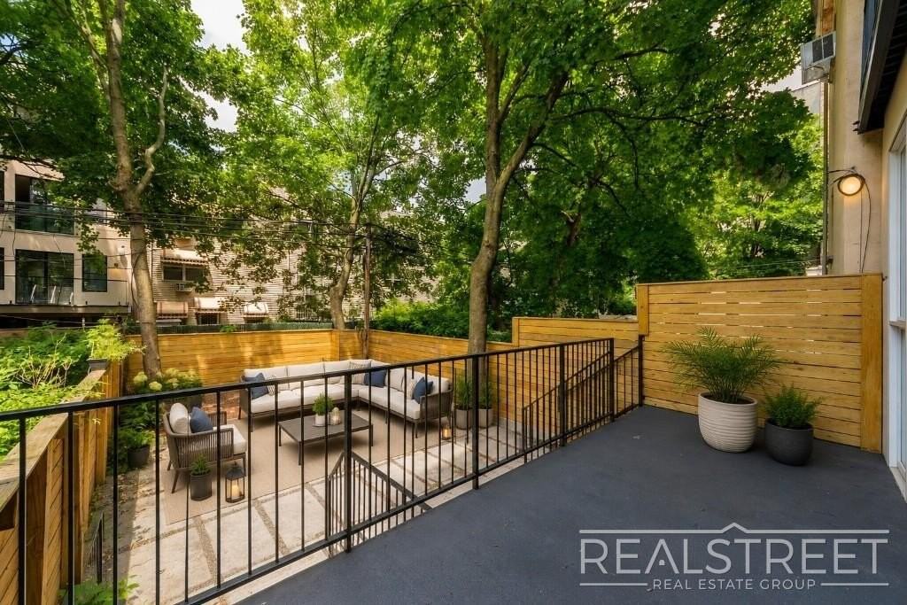 1469 Dean St #1 - Photo 7 of 10