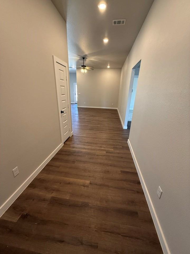2521 Copperhead Rd - Photo 2 of 13