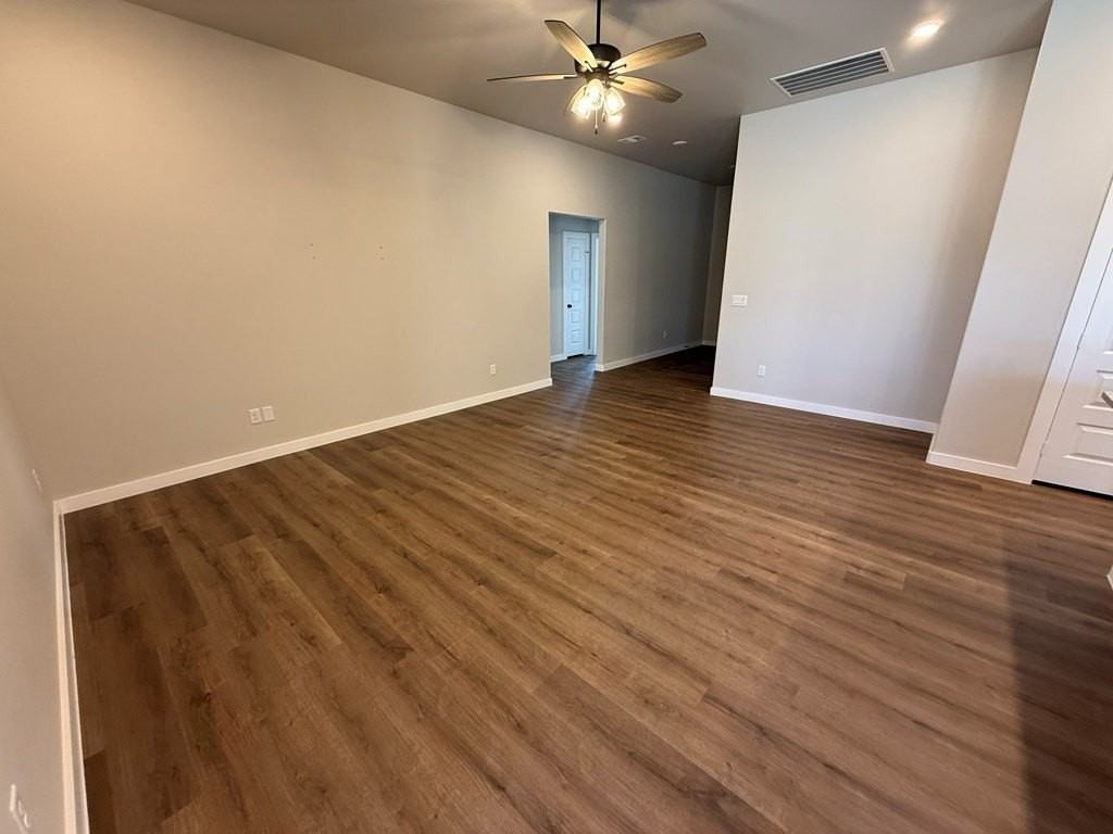 2521 Copperhead Rd - Photo 3 of 13