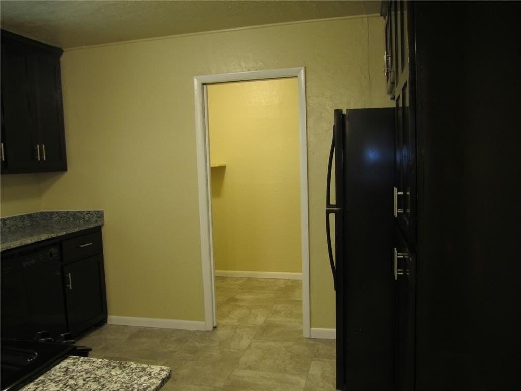 1530 Melrose Dr - Photo 7 of 41