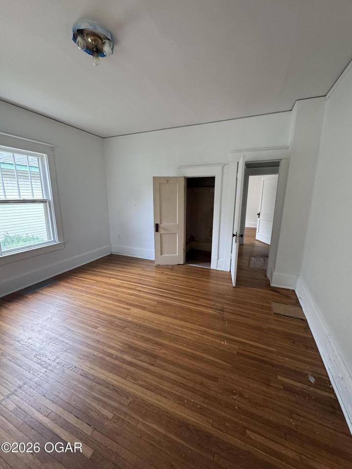 631 S Porter Ave - Photo 5 of 6