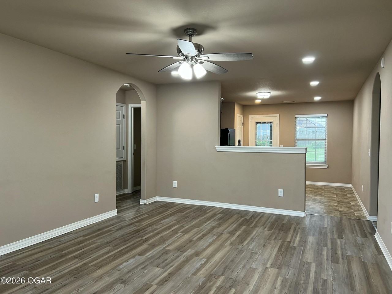 1205 Roland Ave - Photo 2 of 14