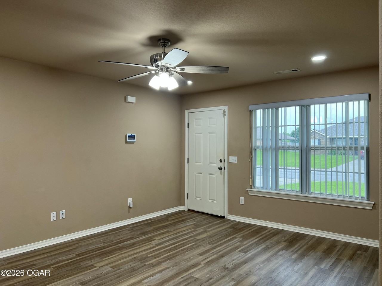 1205 Roland Ave - Photo 4 of 14