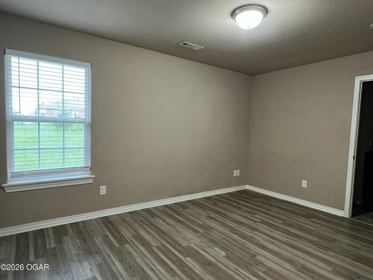 1205 Roland Ave - Photo 7 of 14