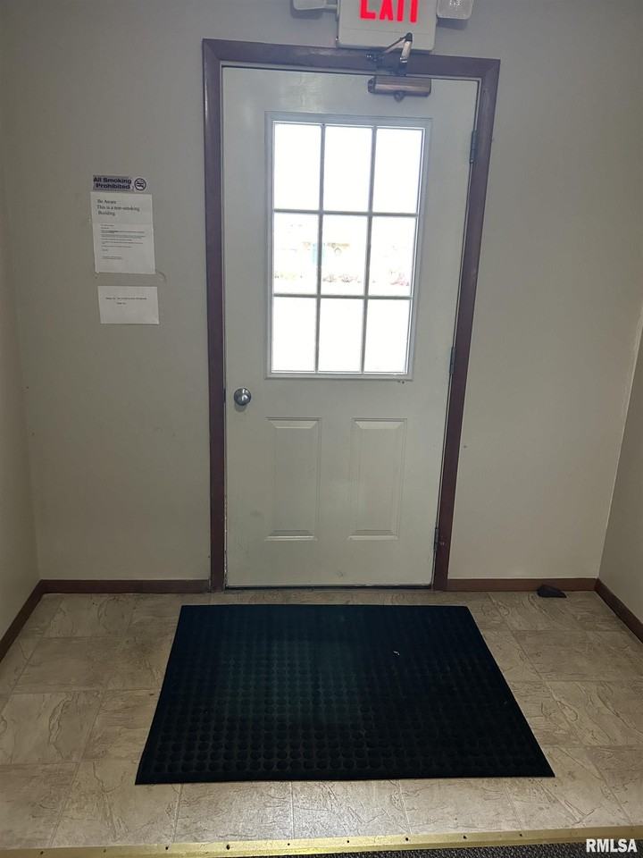 1308 W Jefferson St #2 - Photo 3 of 24