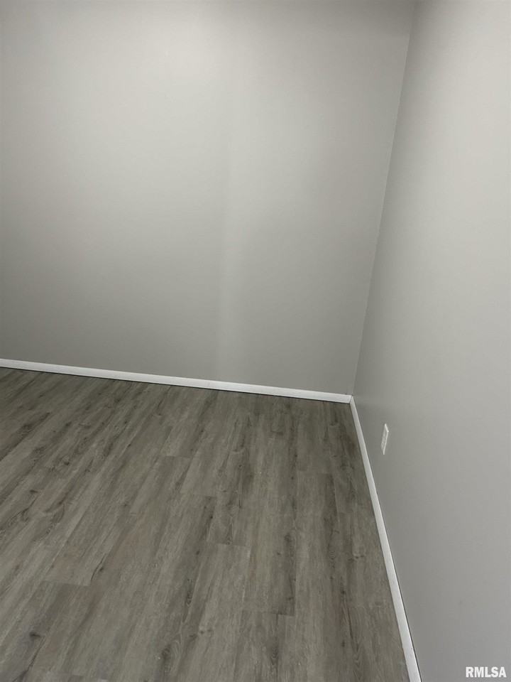 1308 W Jefferson St #2 - Photo 7 of 24
