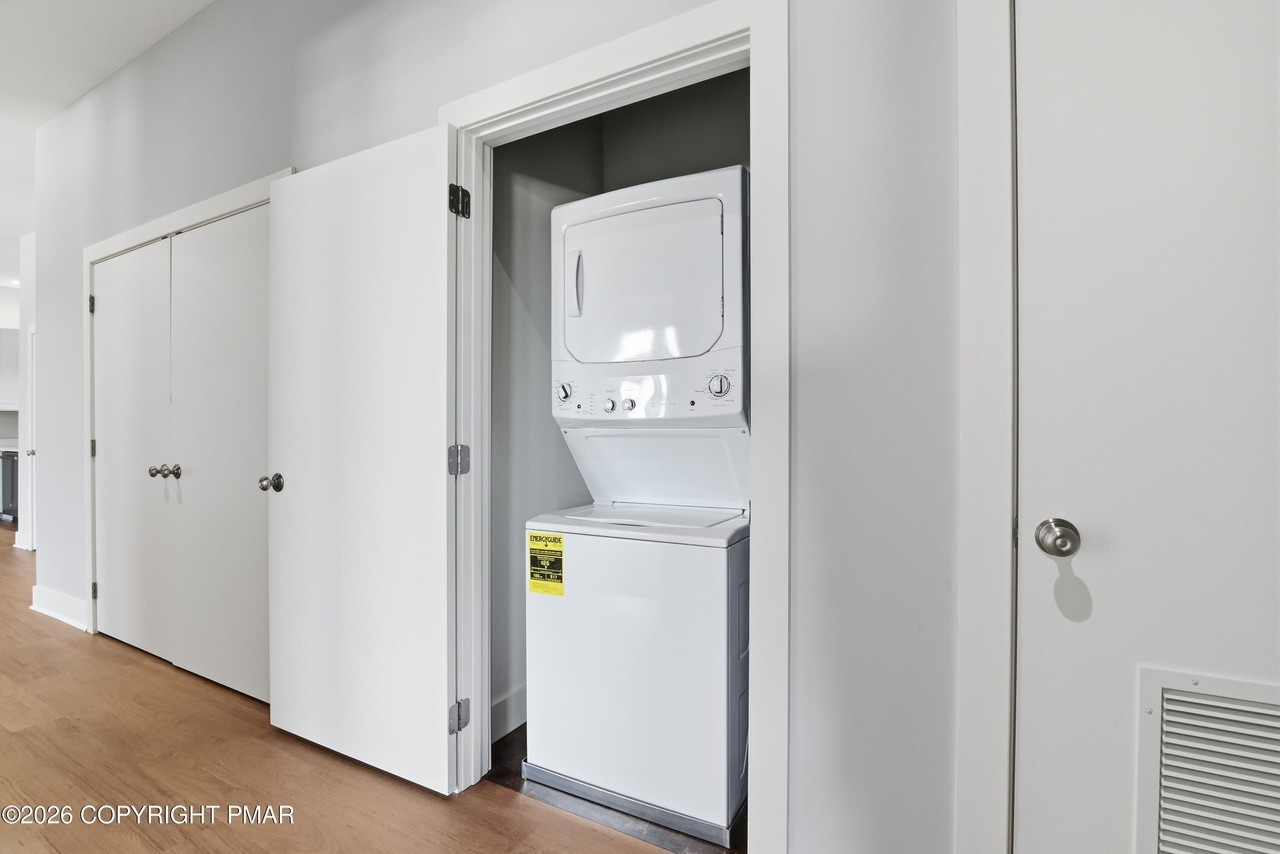 55 N Courtland St #403 - Photo 6 of 9