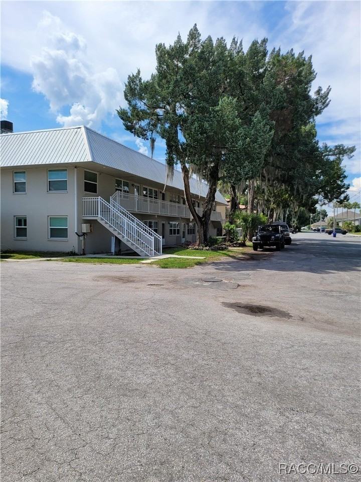 41 Beach Ln #2D - Photo 5 of 22
