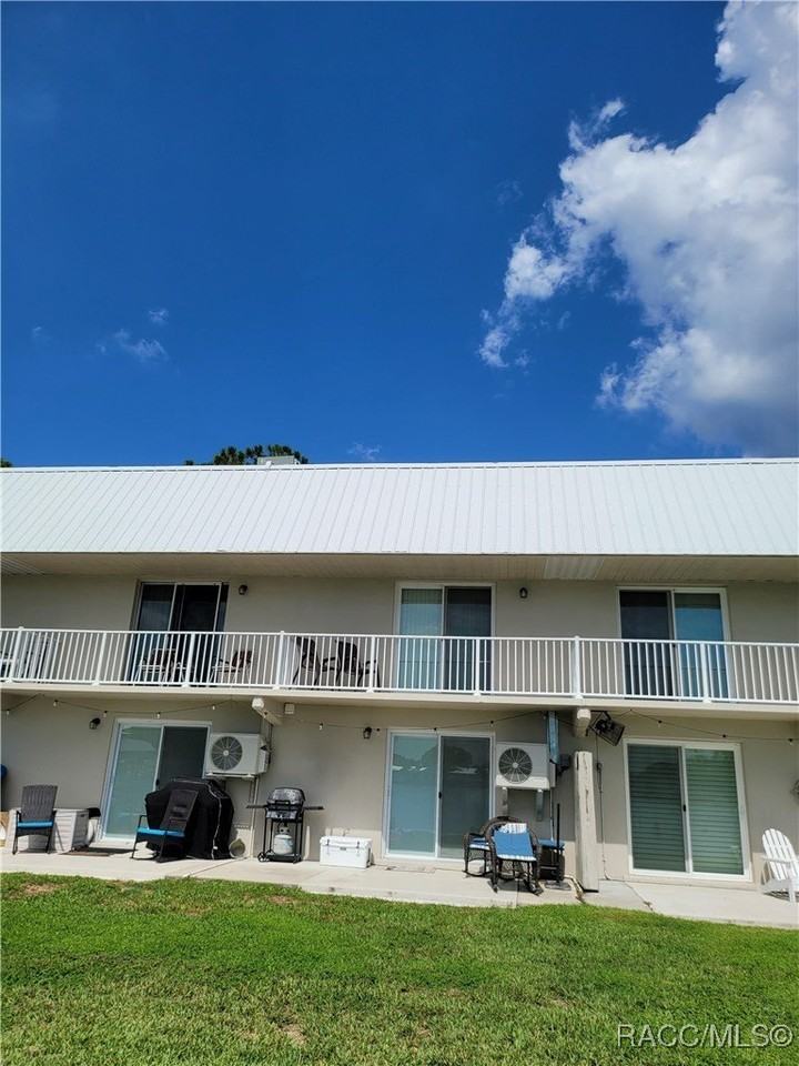 41 Beach Ln #2D - Photo 6 of 22