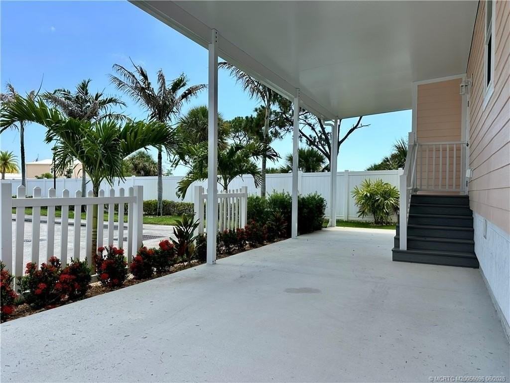 254 Ne Coastal Dr - Photo 3 of 41