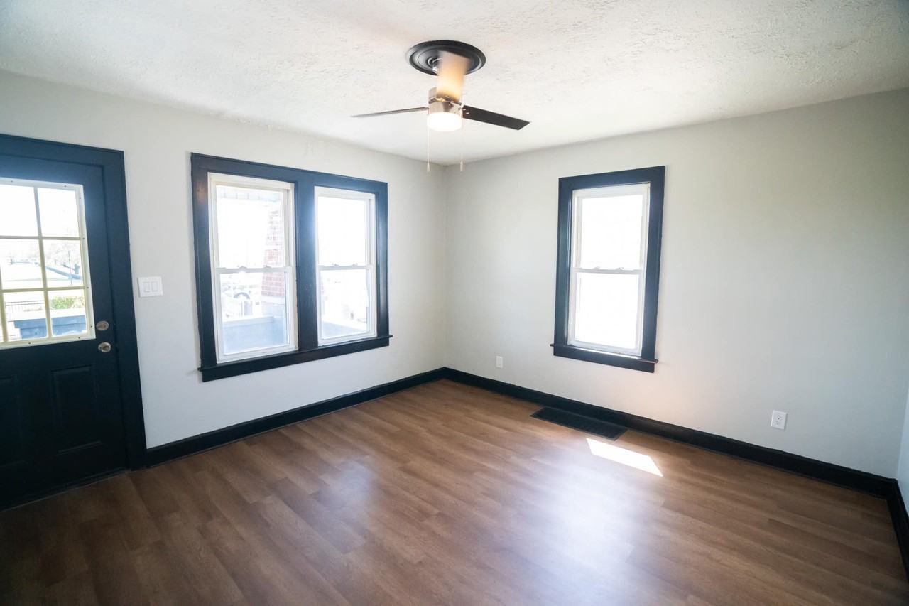 1144 Triplett St - Photo 2 of 12